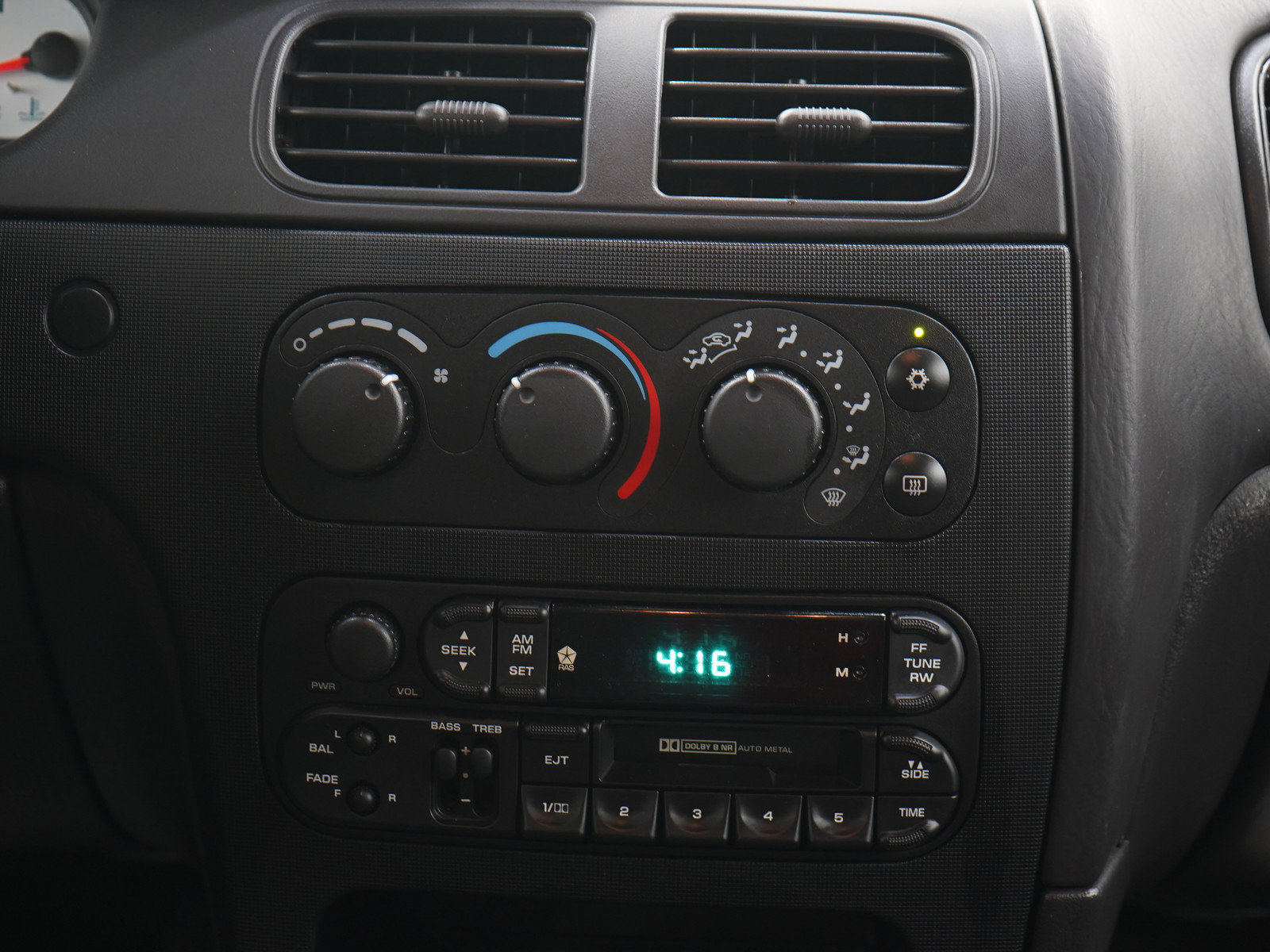 Used 2000 Dodge Intrepid FWD image 15