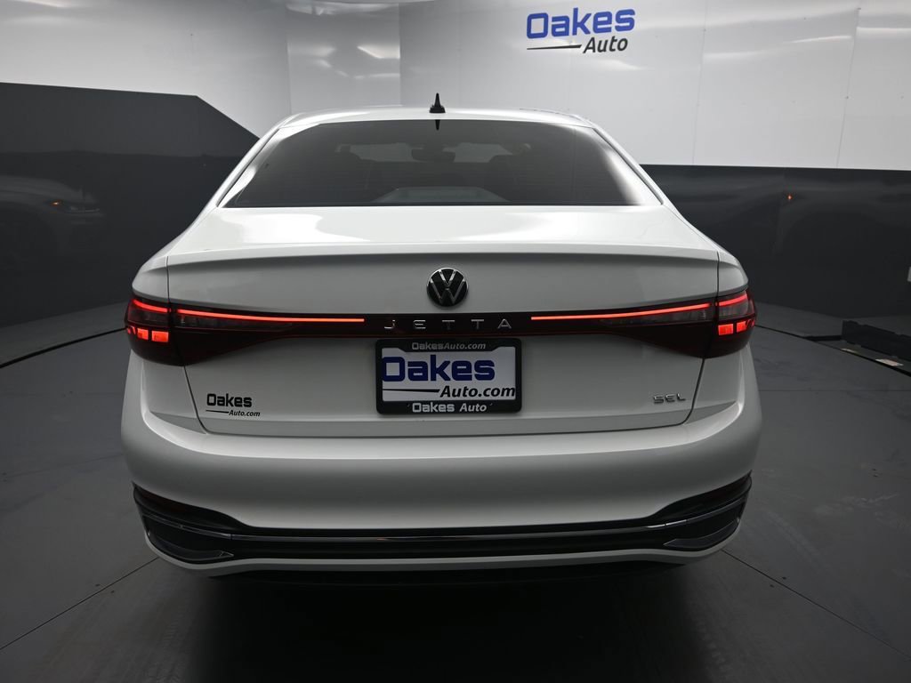 Used 2025 Volkswagen Jetta SEL image 30