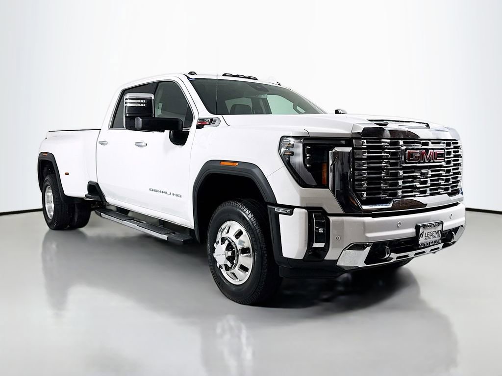 Used 2025 GMC Sierra 3500 Denali AWD/4WD image 3