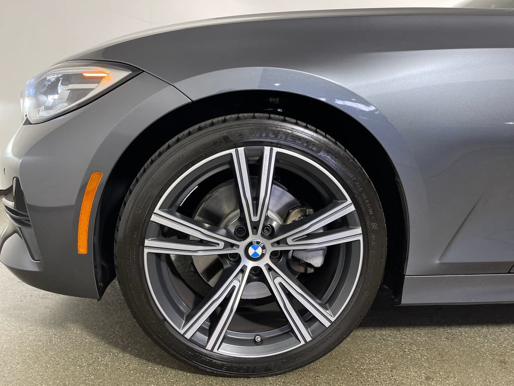 Used 2021 BMW 330i xDrive Sedan AWD/4WD image 12