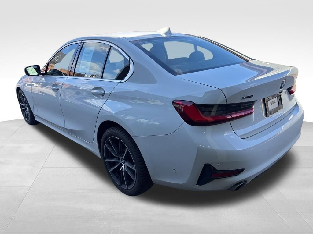 Used 2019 BMW 330i xDrive Sedan w/ Parking Assistance Package image 2