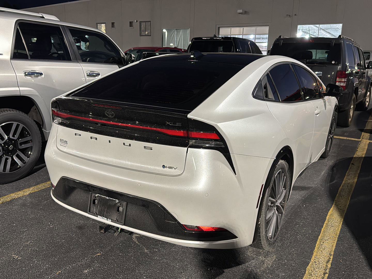 Used 2023 Toyota Prius XLE image 5