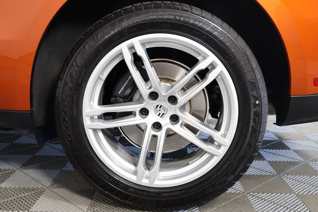 Used 2024 Porsche Macan AWD/4WD image 15