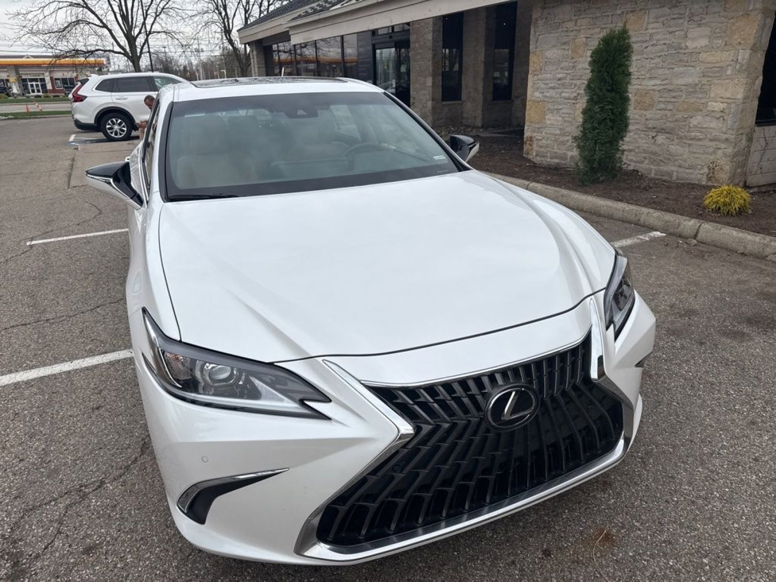 Used 2025 Lexus ES 300h w/ Premium Package image 5