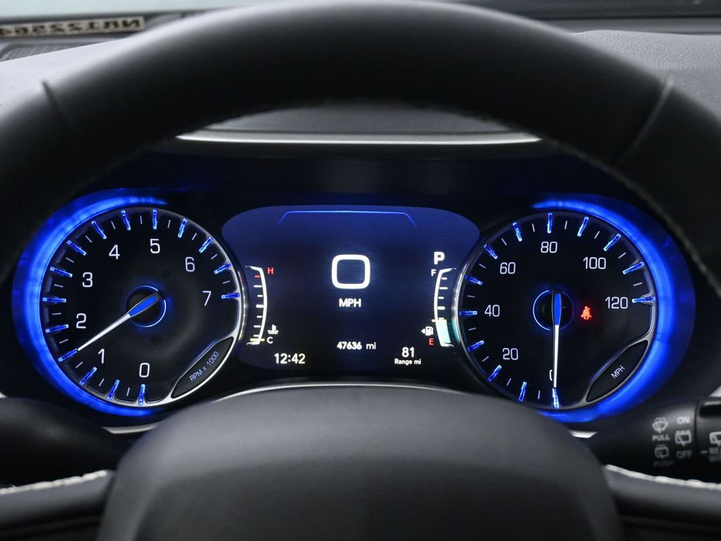 Used 2022 Chrysler Pacifica Touring-L w/ Uconnect Theater Family Group image 30