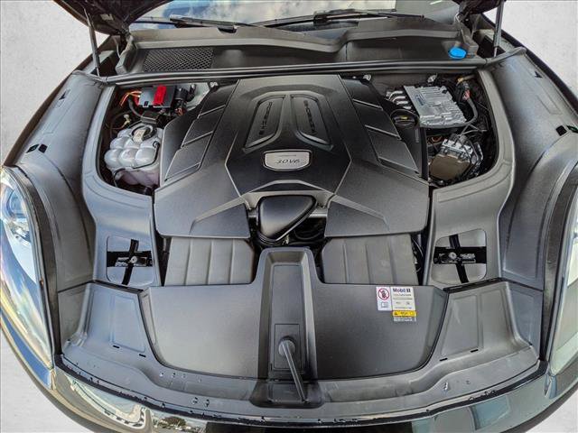 Used 2023 Porsche Cayenne Platinum Edition image 24