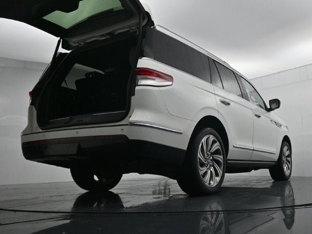 Used 2023 Lincoln Navigator Reserve AWD/4WD image 38