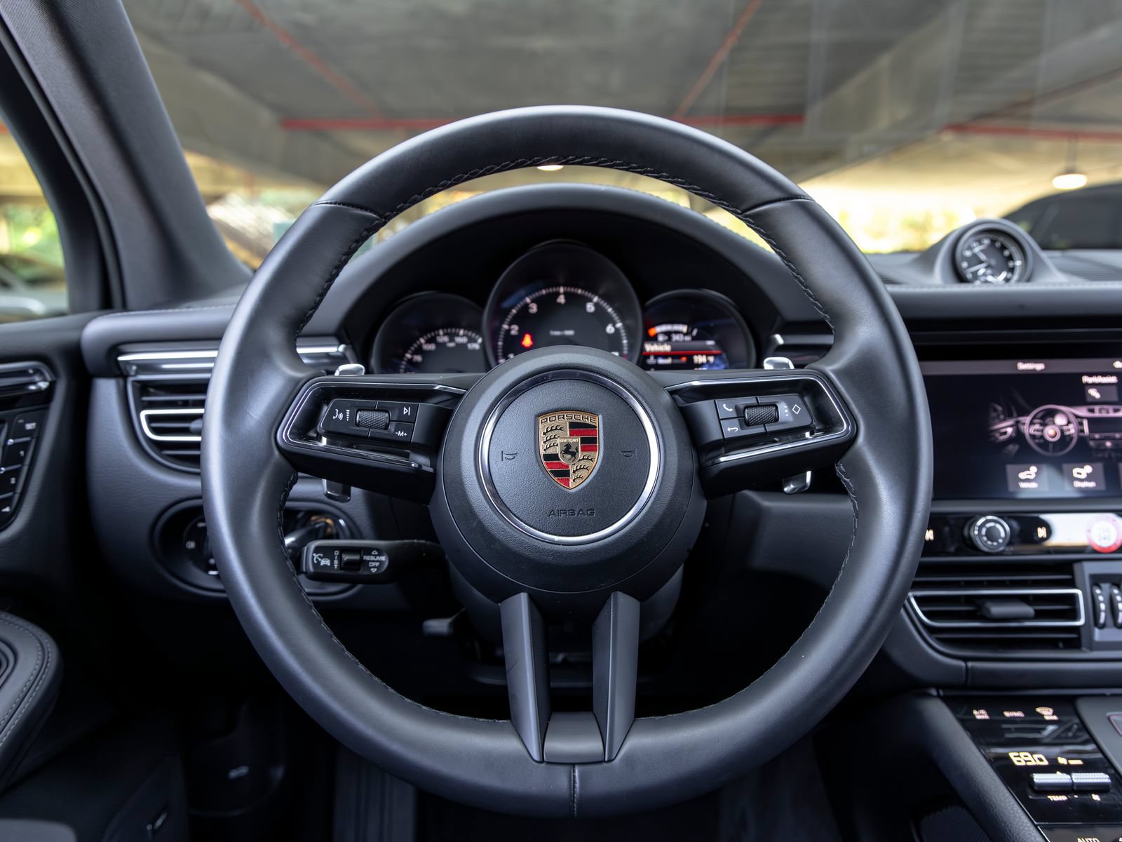 Certified 2026 Porsche Macan AWD/4WD image 29