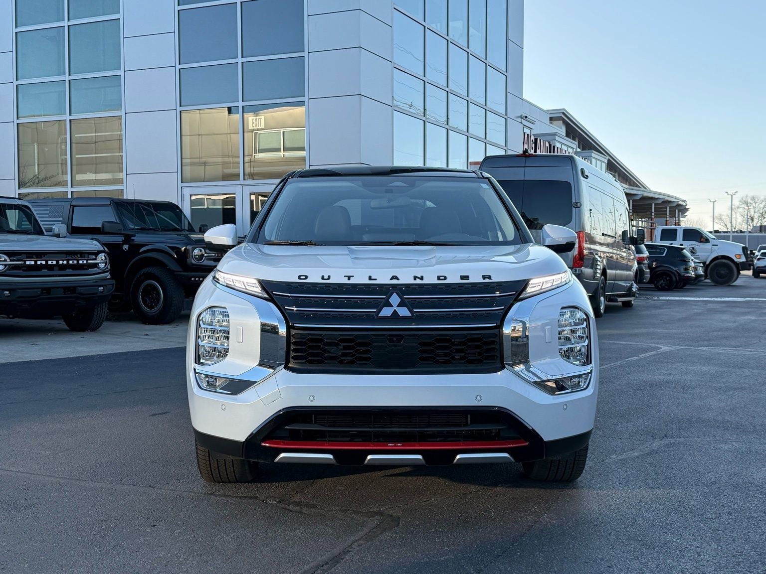 Used 2024 Mitsubishi Outlander SEL image 6