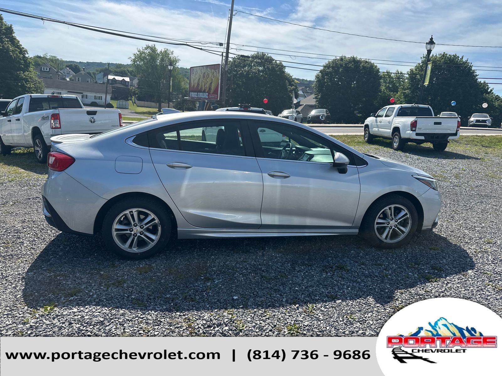 Used 2017 Chevrolet Cruze LT w/ RS Package FWD image 7