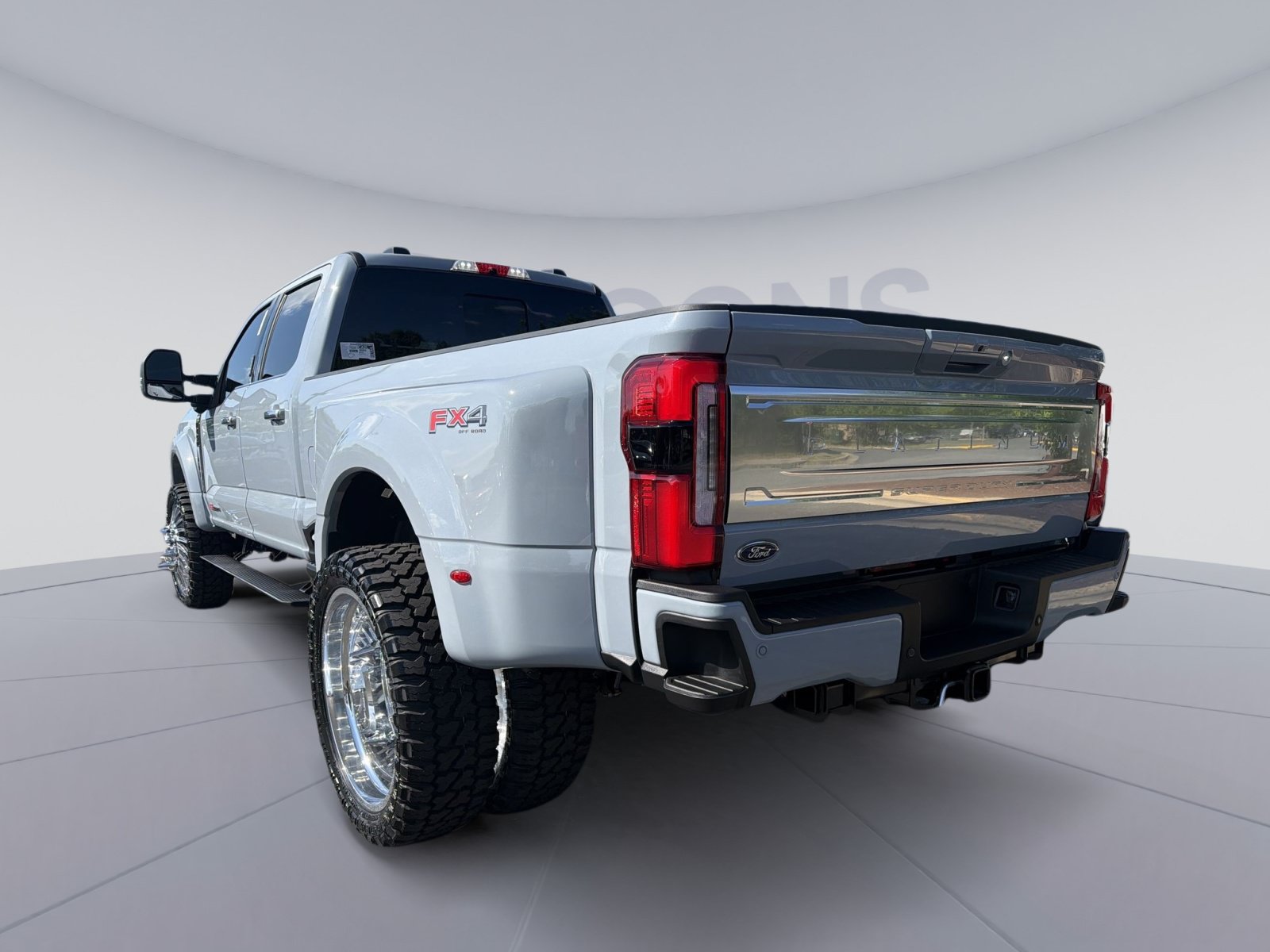 New 2026 Ford F450 Platinum w/ Platinum Plus Package AWD/4WD image 4