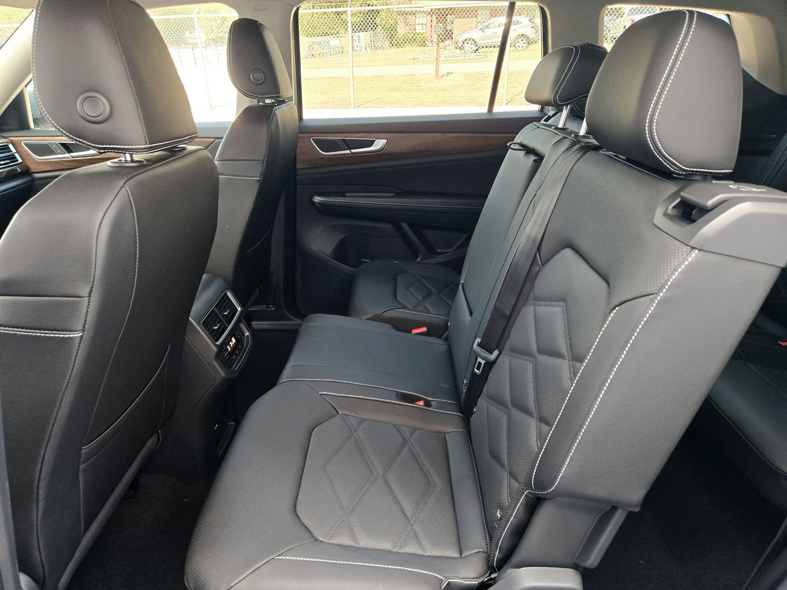 New 2026 Volkswagen Atlas SE image 18