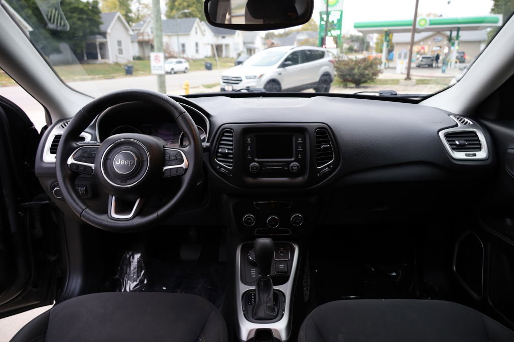 Used 2018 Jeep Compass Sport AWD/4WD image 18