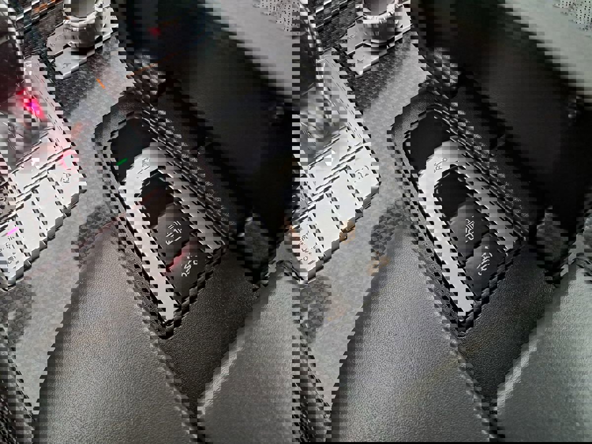 Used 2016 Mercedes-Benz SL 550 image 36