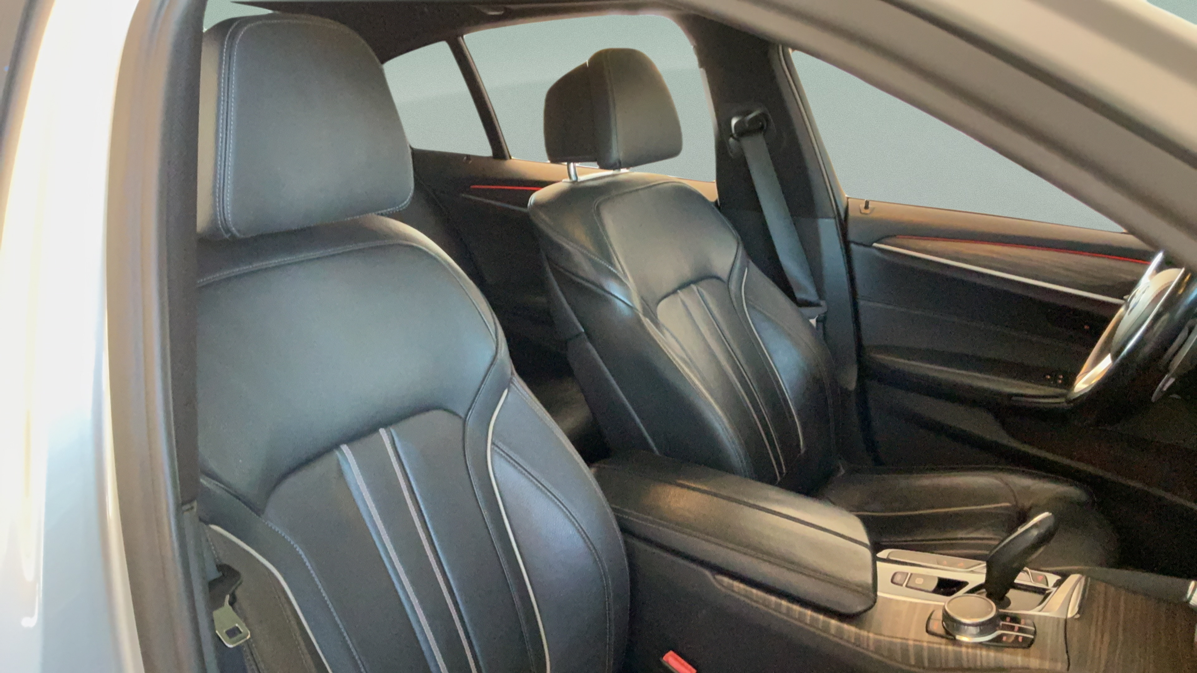 Used 2017 BMW 540i RWD image 38