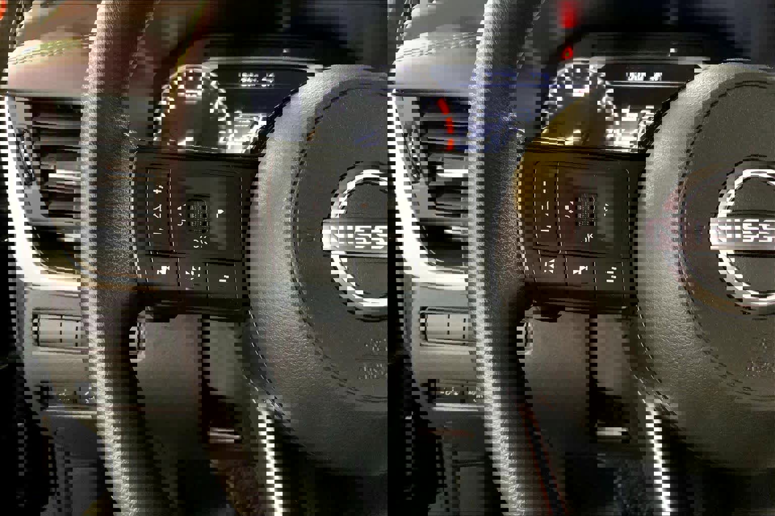 Used 2023 Nissan Rogue SV image 24