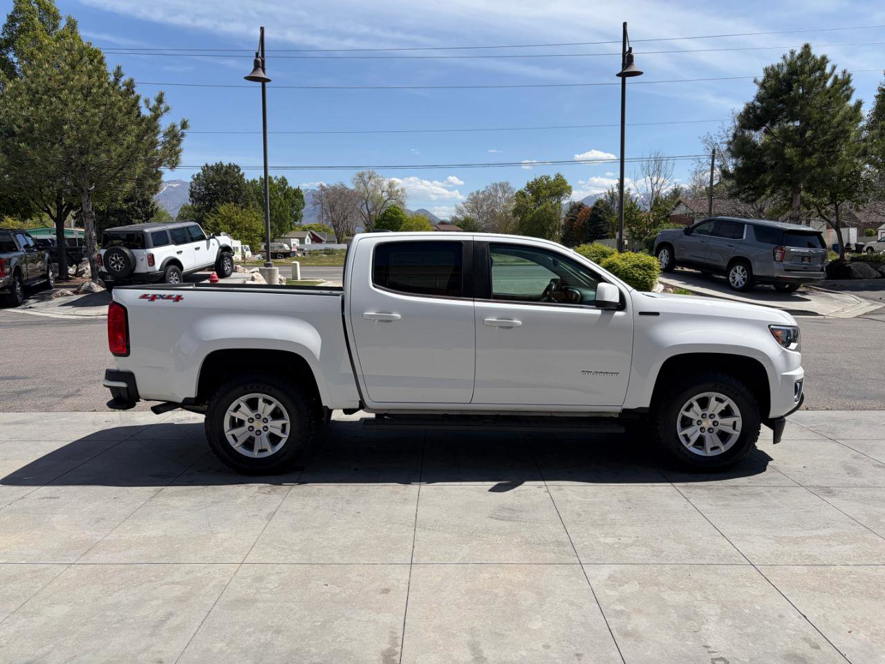 Used 2018 Chevrolet Colorado LT w/ LT Convenience Package AWD/4WD image 3