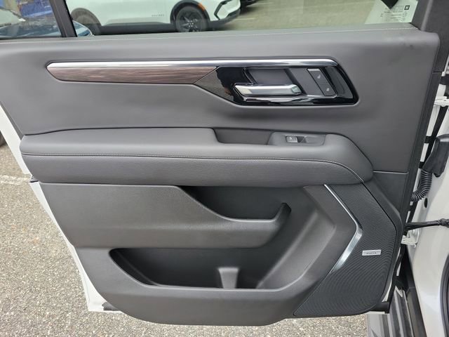 New 2025 Chevrolet Suburban Premier image 8