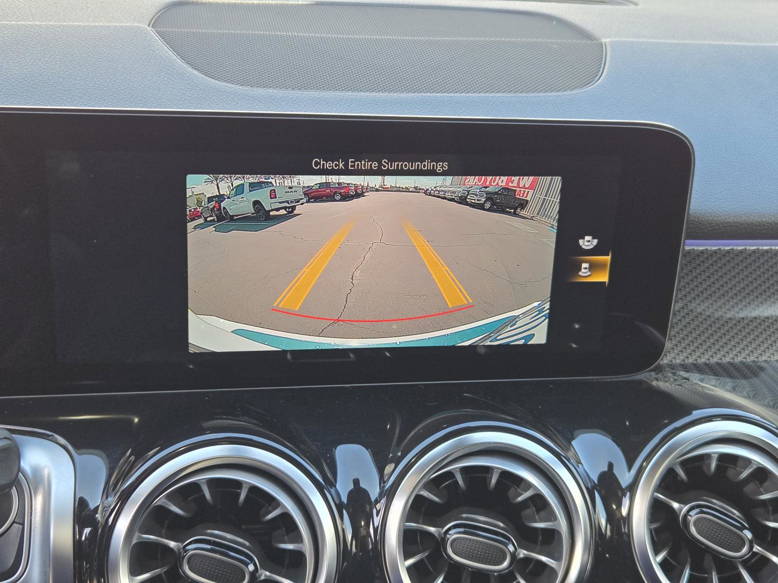 Used 2022 Mercedes-Benz GLB 250 image 8