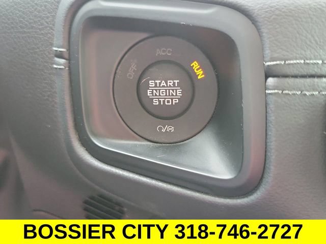 Used 2024 Jeep Wrangler Unlimited Sahara w/ Safety Group AWD/4WD image 17