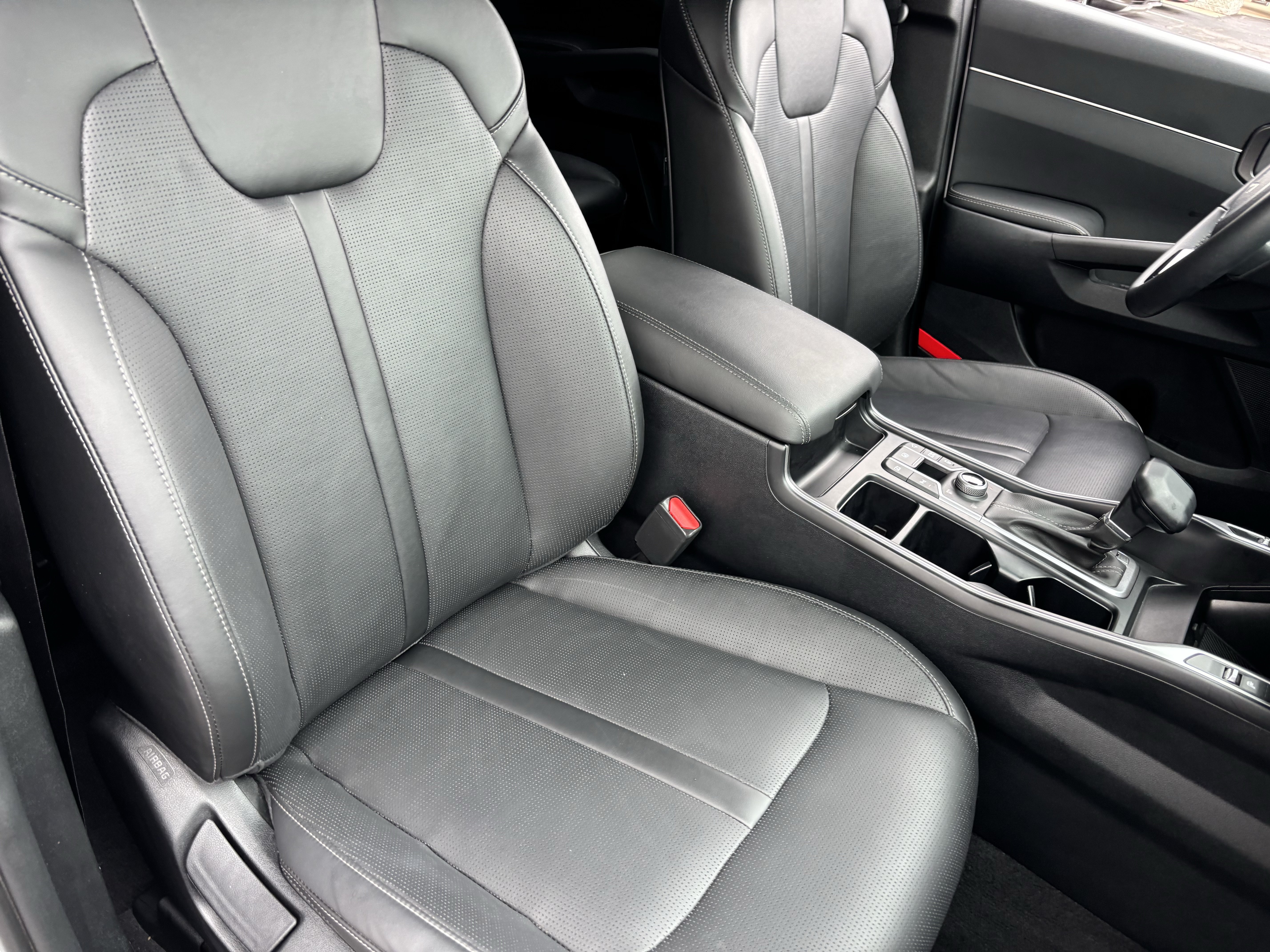Certified 2025 Kia Sorento S w/ Panoramic Sunroof Package AWD/4WD image 8
