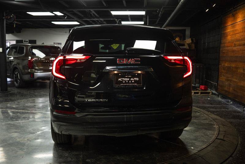 Used 2021 GMC Terrain SLE w/ LPO, Floor Liner Package FWD image 6