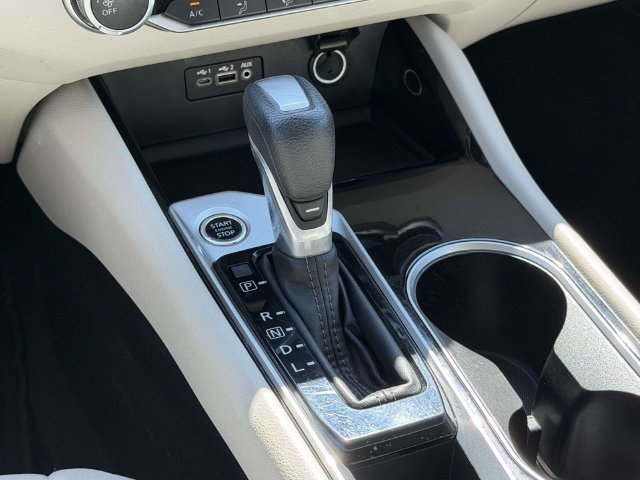 Used 2024 Nissan Altima 2.5 SV FWD image 22
