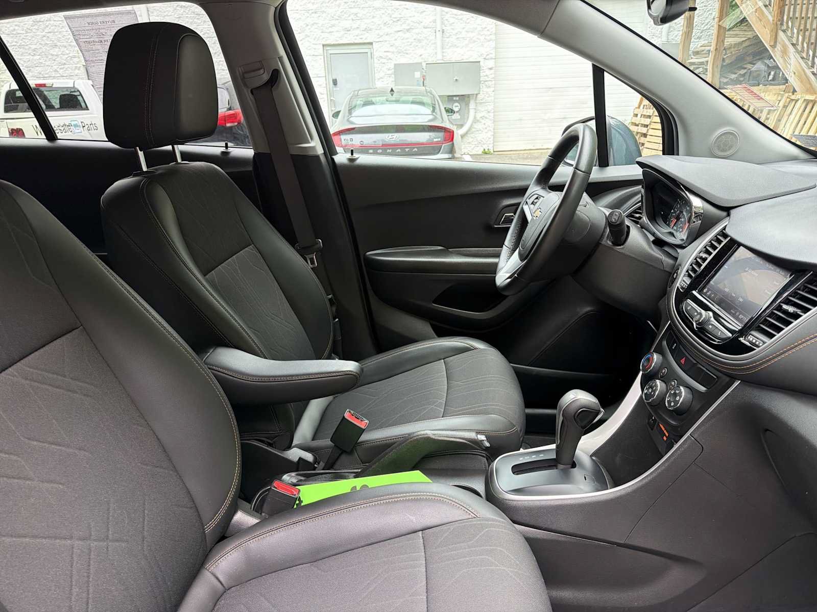 Certified 2022 Chevrolet Trax LT w/ Sport Edition AWD/4WD image 25