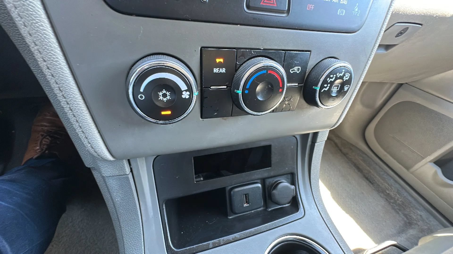 Used 2015 Chevrolet Traverse LS AWD/4WD image 16