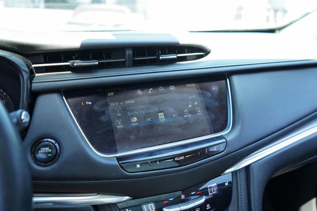 Used 2017 Cadillac XT5 Luxury w/ Driver Awareness Package FWD image 8