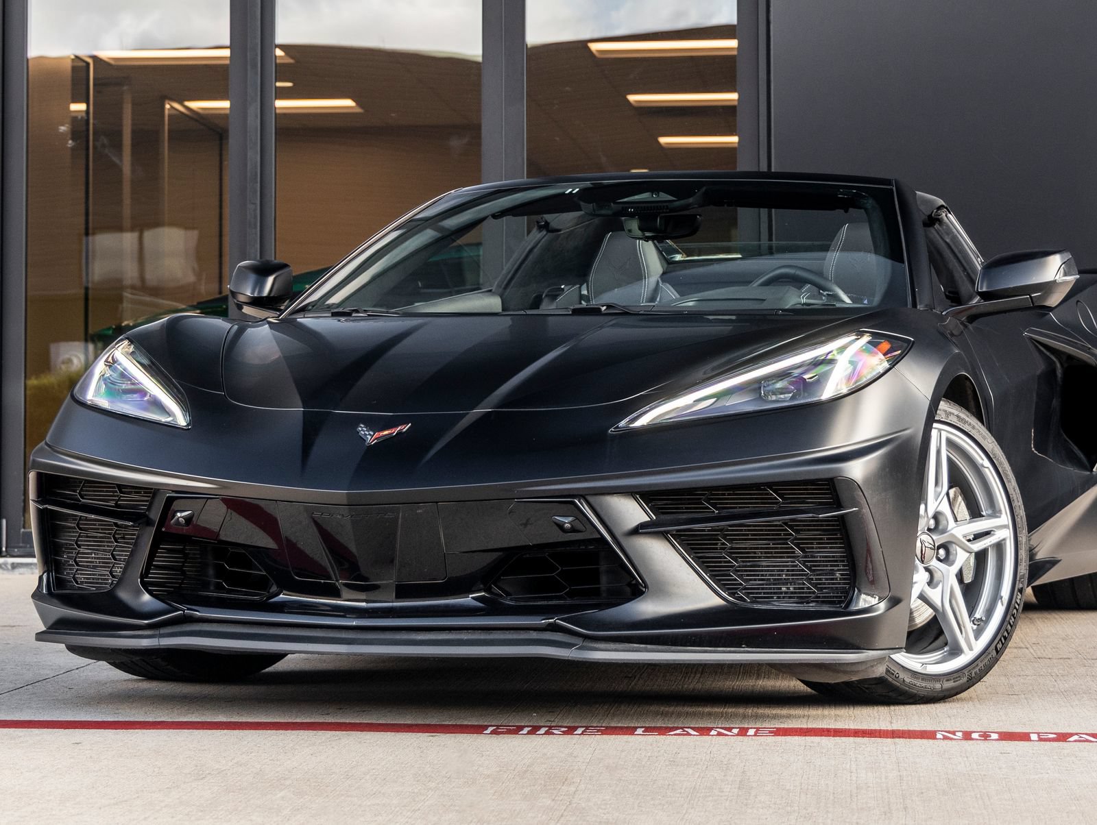 Used 2024 Chevrolet Corvette Stingray Premium Conv w/ Z51 Performance Package RWD image 3