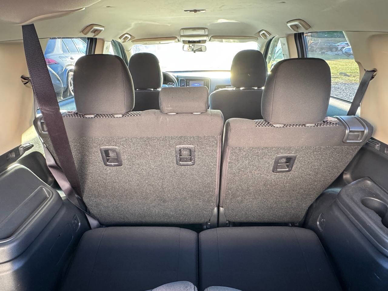 Used 2020 Mitsubishi Outlander ES image 17