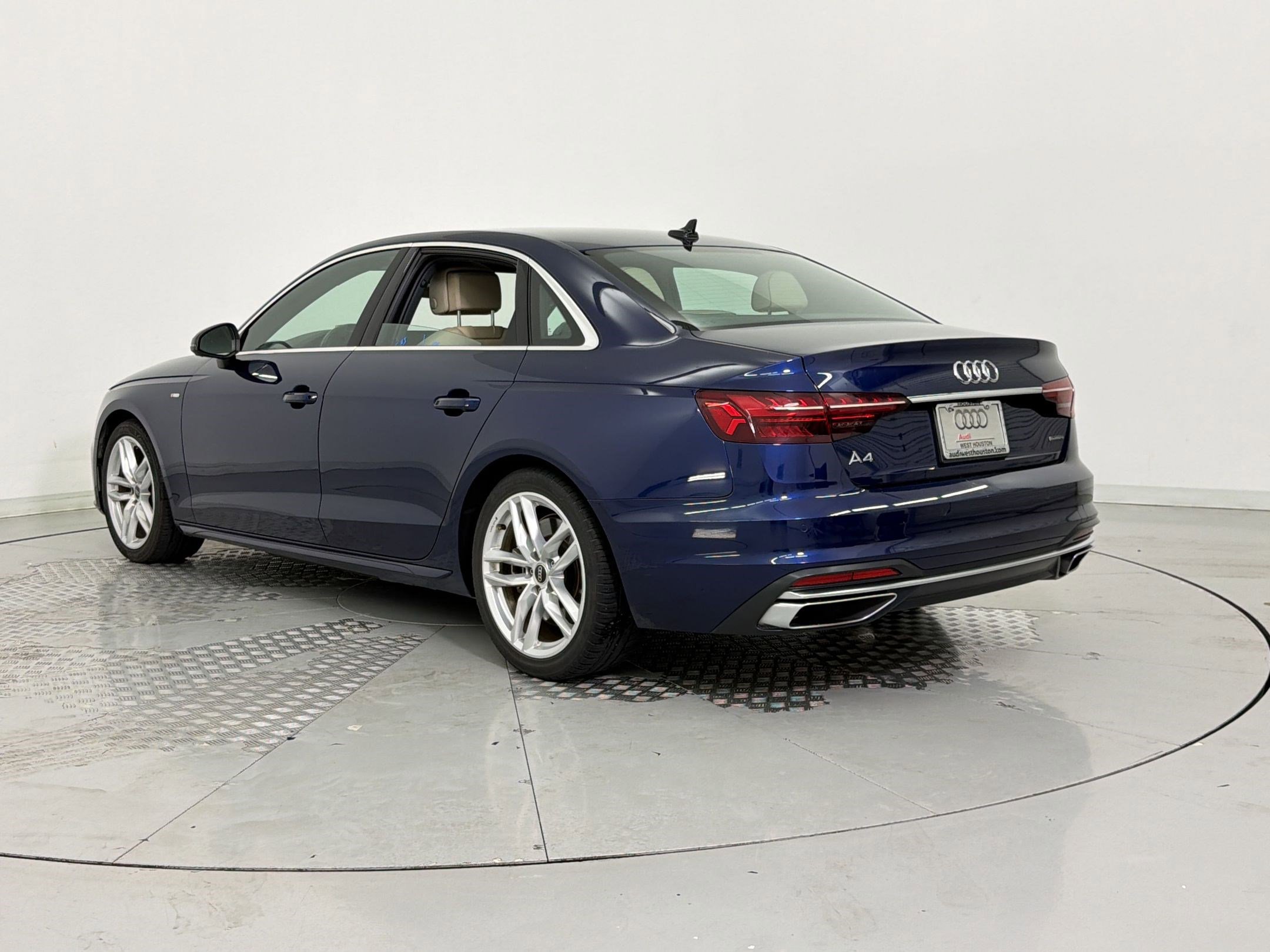 Used 2024 Audi A4 2.0T Premium Plus AWD/4WD image 3