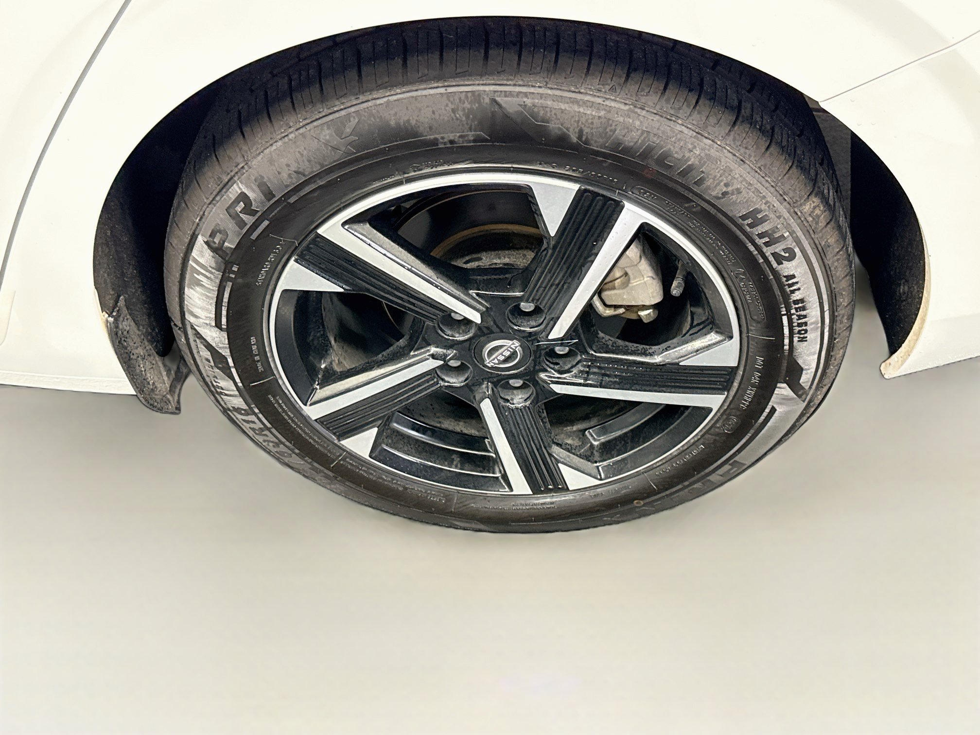 Used 2025 Nissan Sentra SV FWD image 11