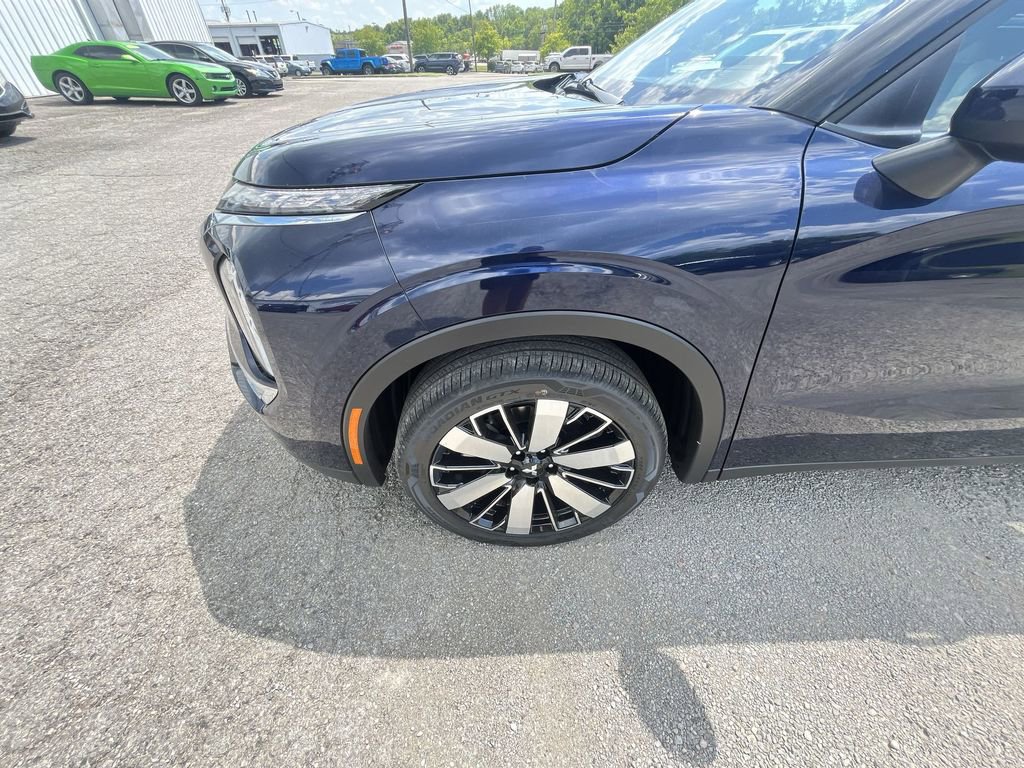 New 2025 Mitsubishi Outlander SE image 10