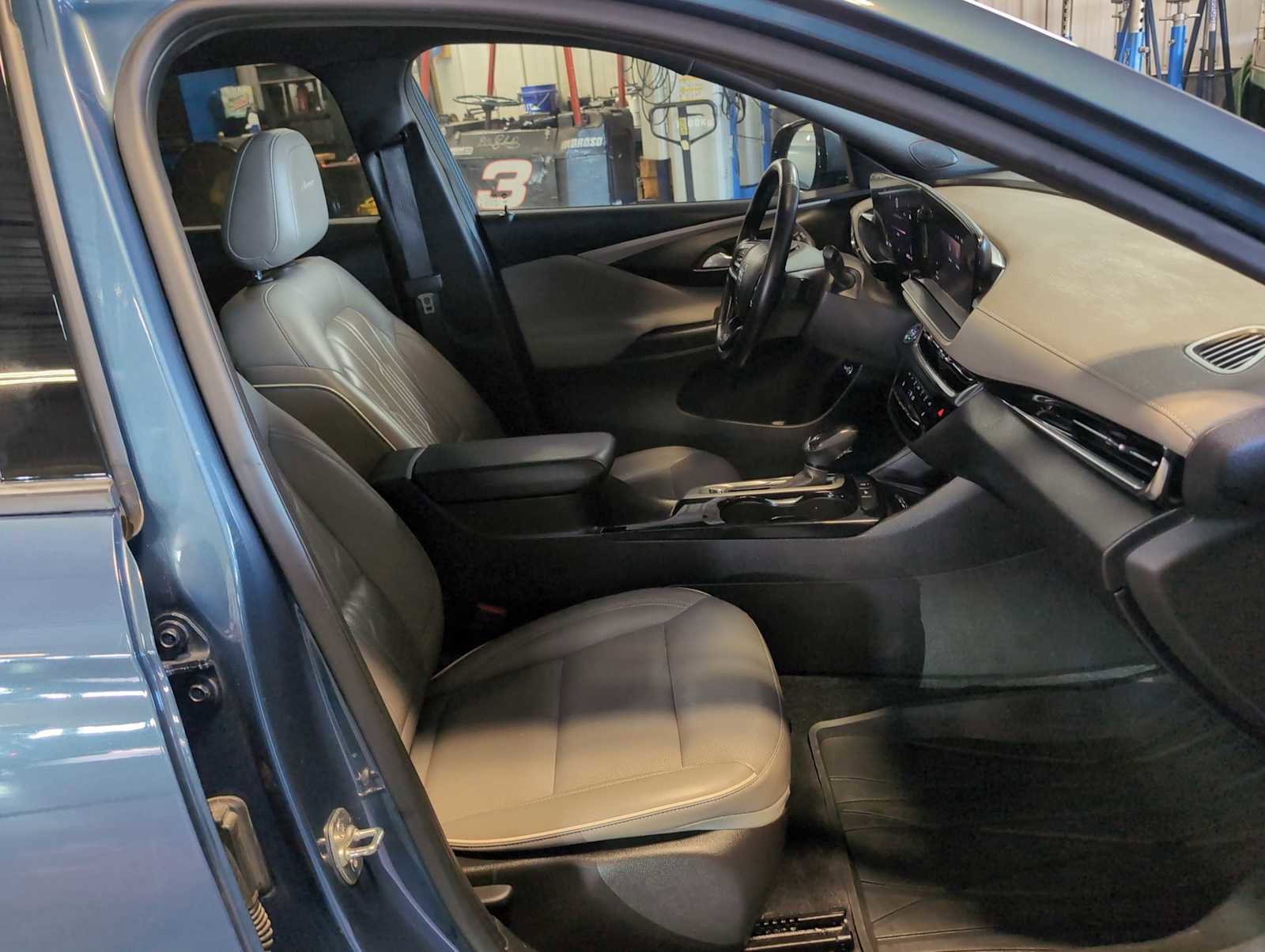 Used 2024 Buick Envista Sport Touring FWD image 29