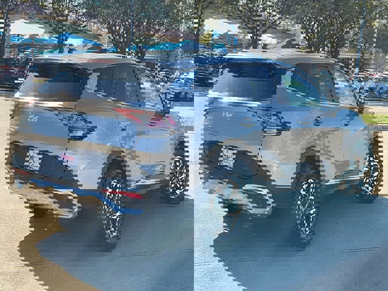 Used 2025 Kia Sportage LX image 5