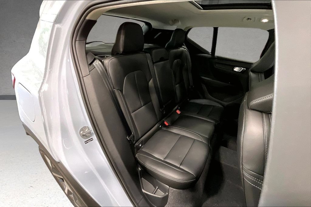 New 2026 Volvo XC40 B5 Plus w/ Climate Package AWD/4WD image 10