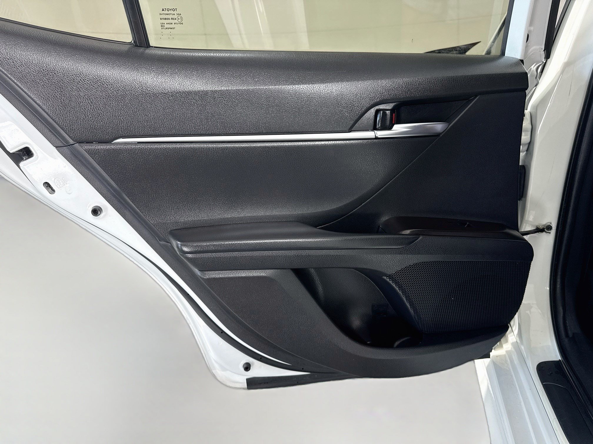 Used 2021 Toyota Camry SE FWD image 25