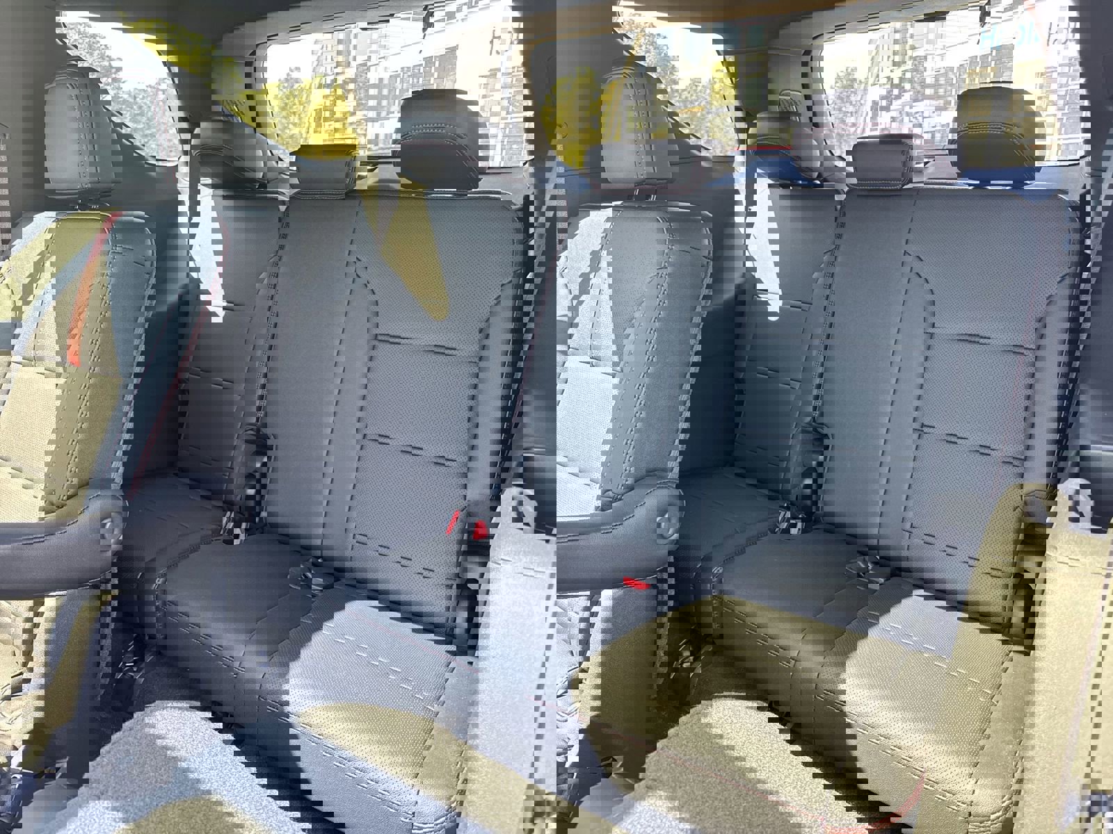 Used 2025 Chevrolet Traverse RS w/ LPO, Floor Liner Package image 32