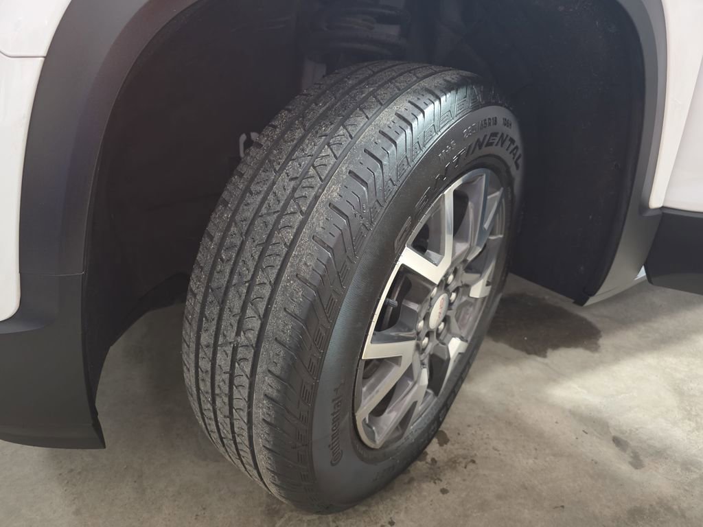 Certified 2023 GMC Acadia SLE w/ Driver Convenience Package image 33