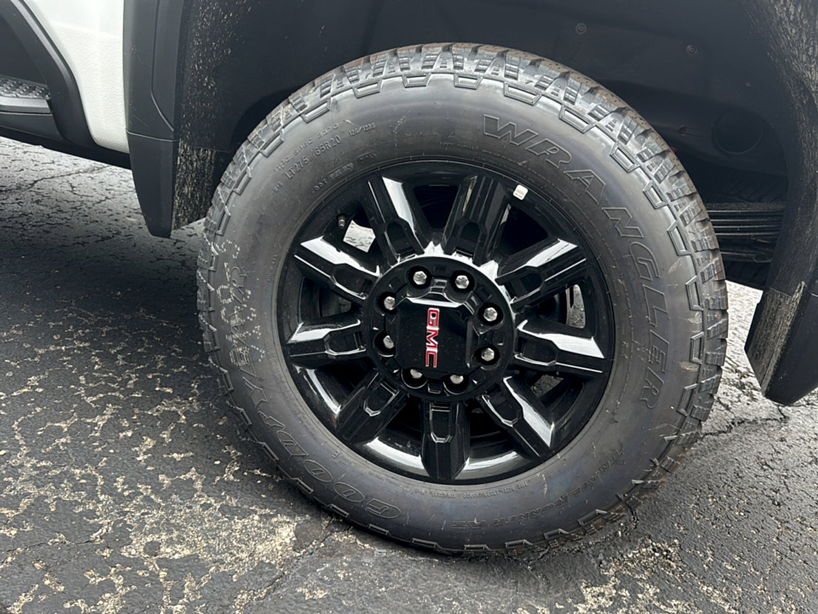 New 2026 GMC Sierra 2500 AT4 w/ LPO, Black Badging Package AWD/4WD image 6