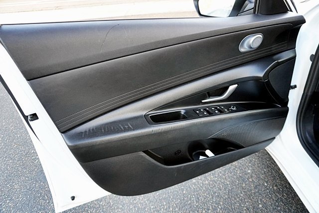 Used 2021 Hyundai Elantra SEL FWD image 30