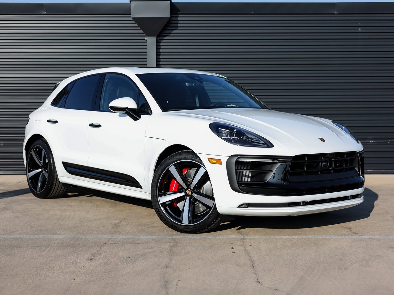 New 2026 Porsche Macan GTS image 9