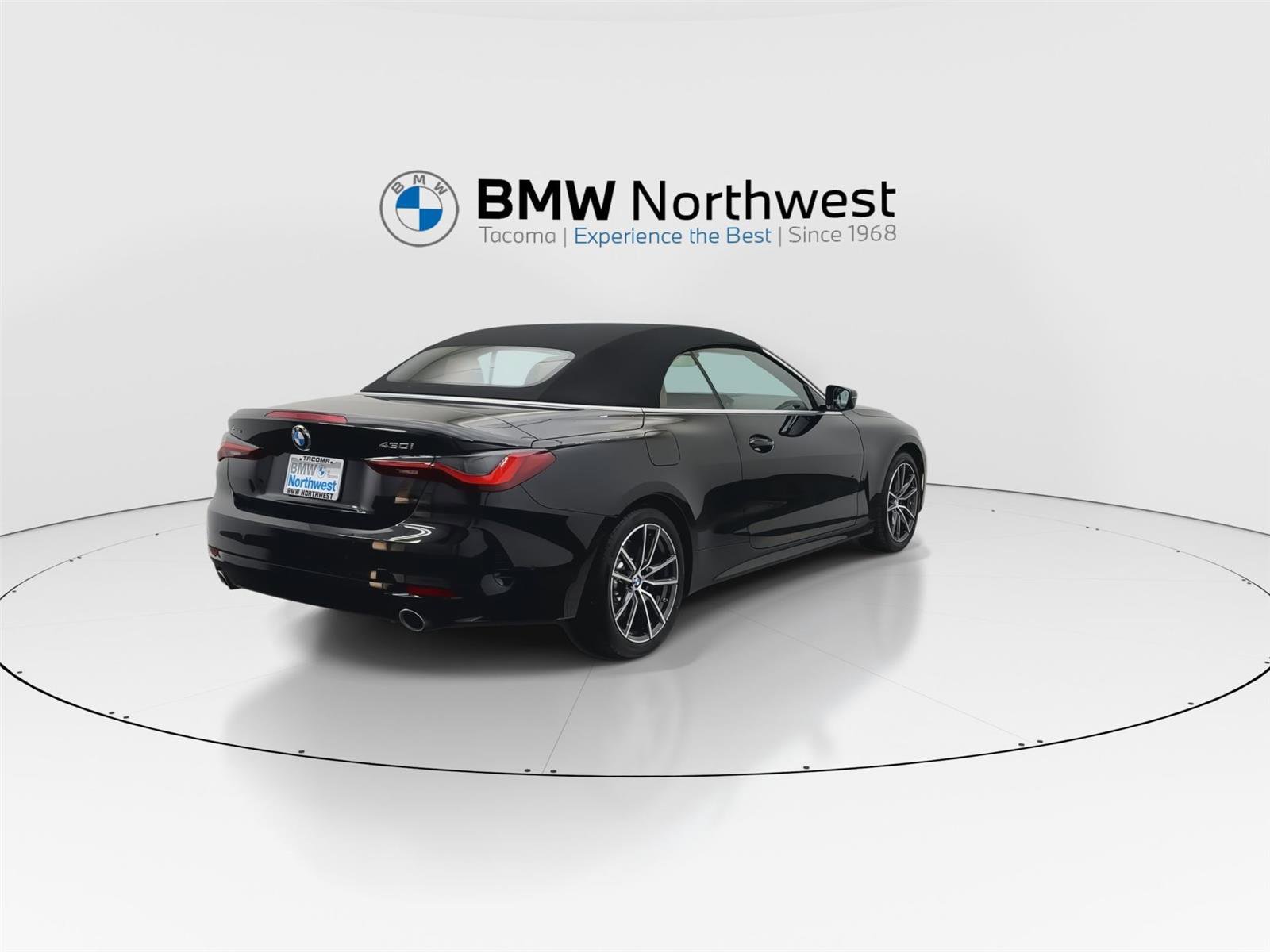 Used 2024 BMW 430i xDrive Convertible w/ Convenience Package AWD/4WD image 3