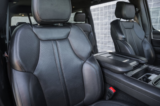 Used 2024 Jeep Wagoneer Series II w/ Flexible Seating Group RWD image 48