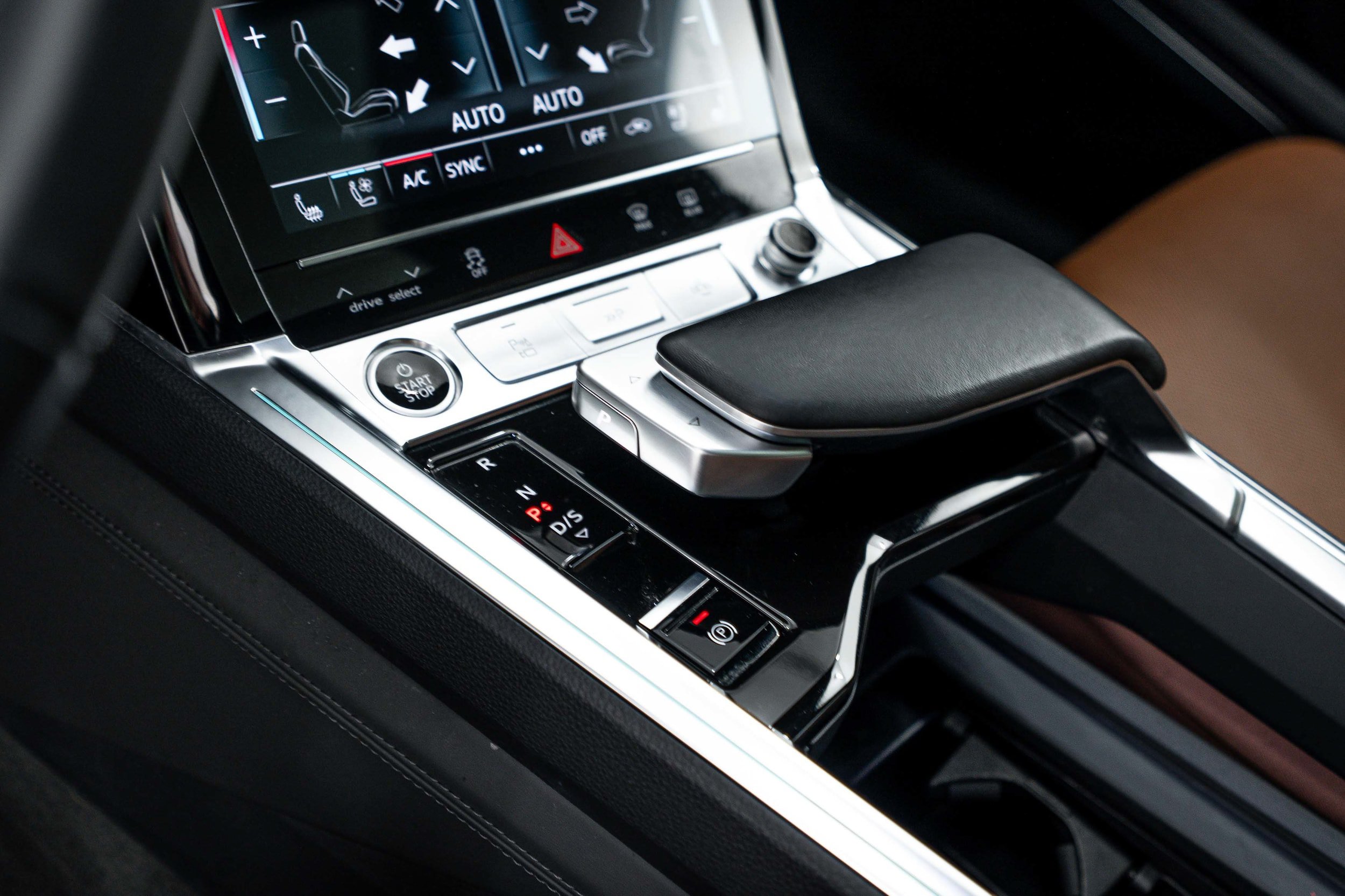 Certified 2024 Audi Q8 e-tron Prestige w/ Prestige Package AWD/4WD image 13
