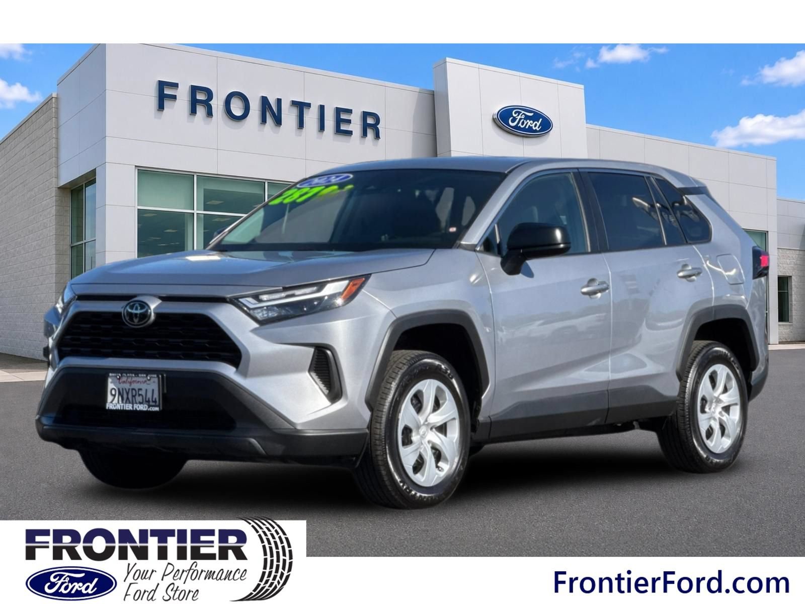 Used 2024 Toyota RAV4 LE AWD/4WD image 9
