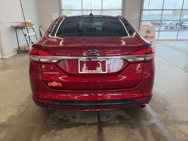Used 2017 Ford Fusion SE w/ Fusion SE Technology Package image 5