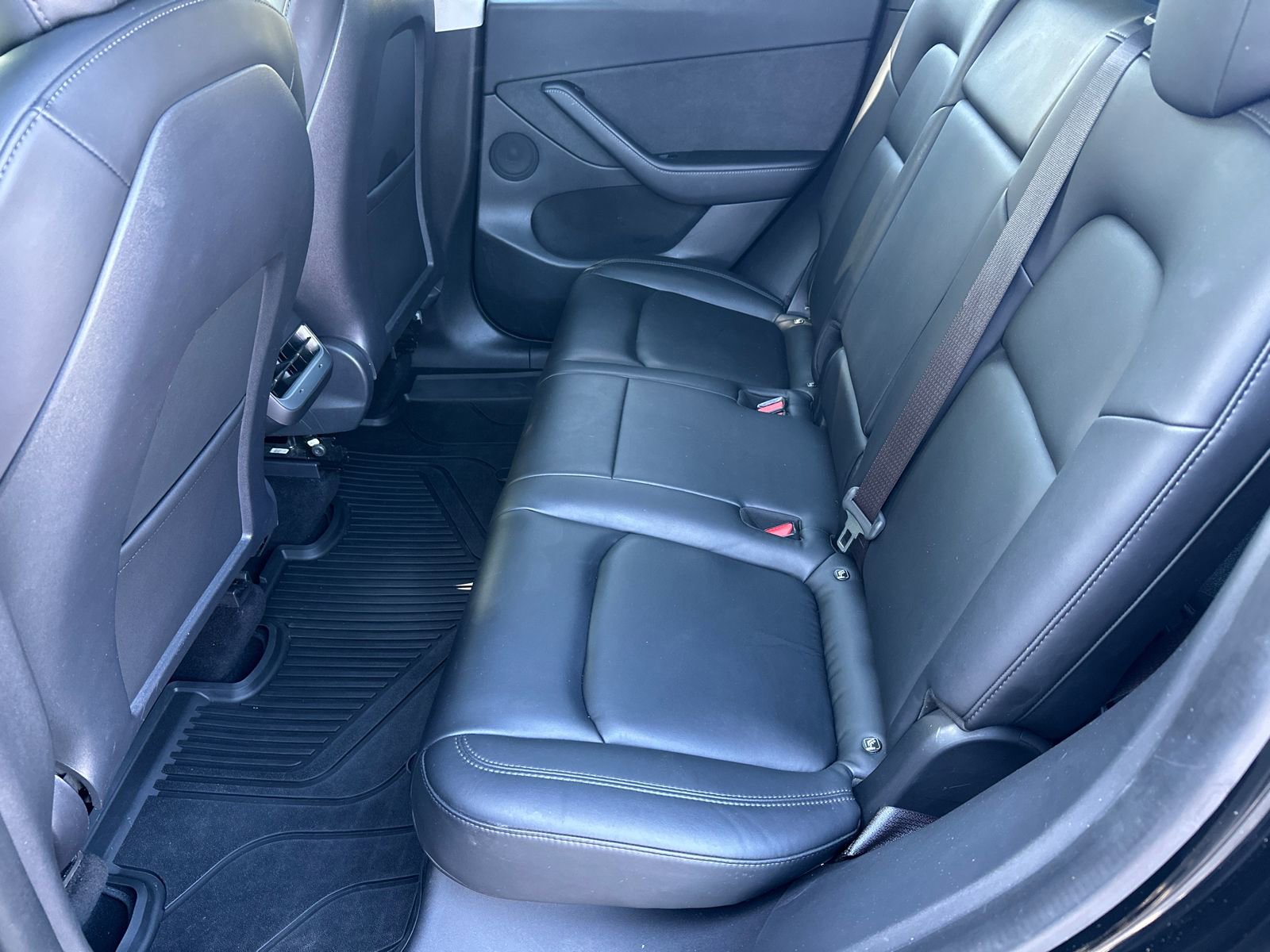 Used 2021 Tesla Model Y Long Range image 21